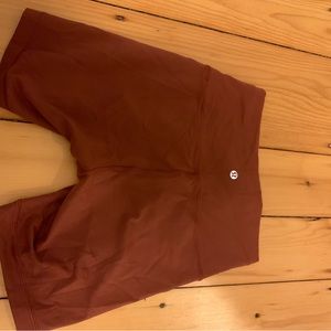 Great condition lululemon biker shorts 6’